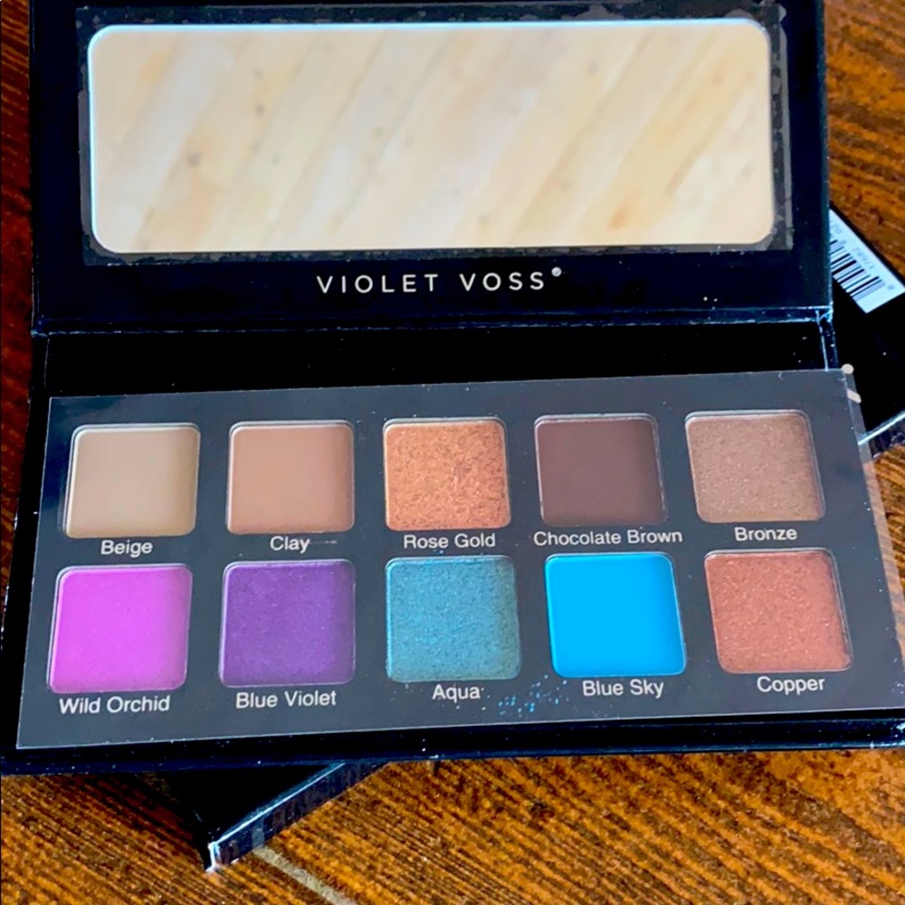 Violet Voss Essentials 2